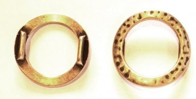 Slider rund hamrad ring mellan bronsfärgad europeisk kvalité 1 st